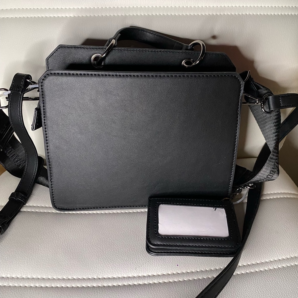 BRAND NEW HALLOWEEN Steve Madden Bevelyn Bats in Black Satchel VIRAL - Picture 2 of 4